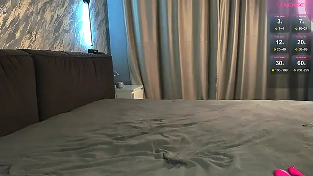 laflamebella online show from 12-15-25, 03:18