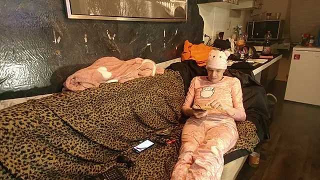 Sletjerayxh online show from 01-09-26, 06:37