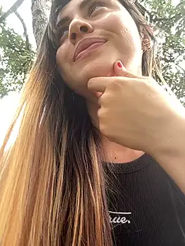 Nicol Swift  online show from 01-23-25, 06:56