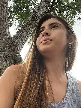 Nicol Swift  online show from 01-27-25, 06:31