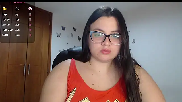 Snapshot of Sarahros1 chatting on 10-17-25, 03:21 Sarahros1 online show from 10-17-25, 03:21