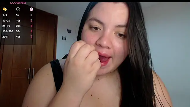 Snapshot of Sarahros1 chatting on 10-14-25, 03:40 Sarahros1 online show from 10-14-25, 03:40