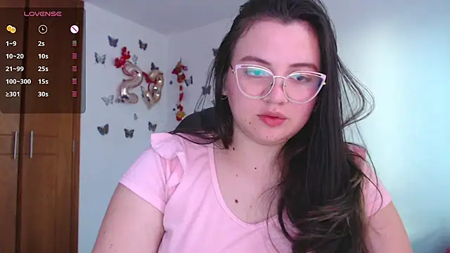 Snapshot of Sarahros1 chatting on 02-18-25, 10:58 Sarahros1 online show from 02-18-25, 10:58