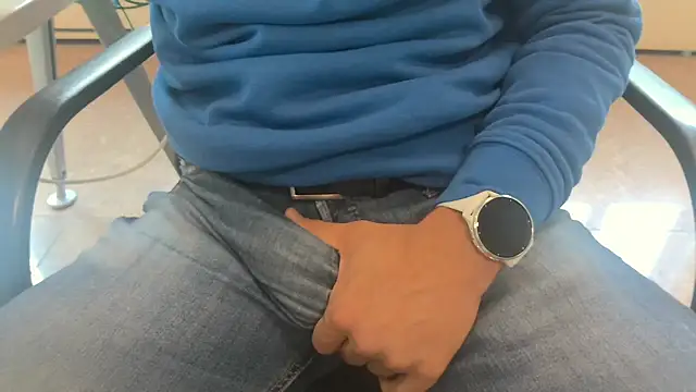 alessandroman2114 online show from 10-29-25, 11:42