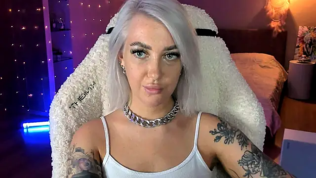 tykioty Miley online show from 10-26-25, 01:55