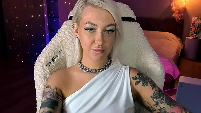 tykioty Miley online show from 11-17-25, 11:03