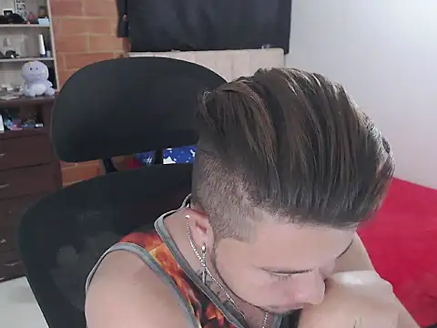 JOHANLEON1 online show from 02-17-26, 04:37