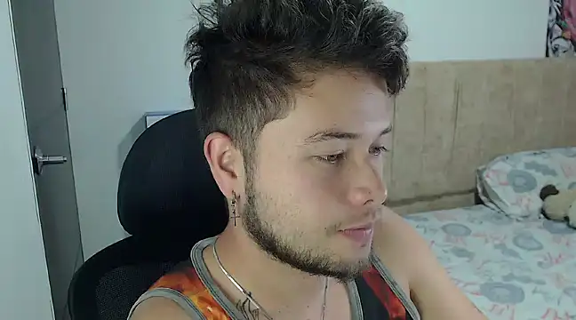 Snapshot of JOHANLEON1 chatting on 12-02-24, 12:15 JOHANLEON1 online show from 12-02-24, 12:15