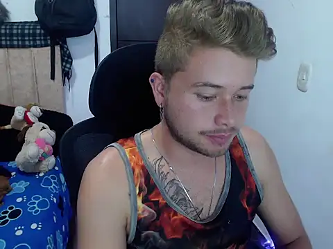 Snapshot of JOHANLEON1 chatting on 10-02-25, 09:51 JOHANLEON1 online show from 10-02-25, 09:51