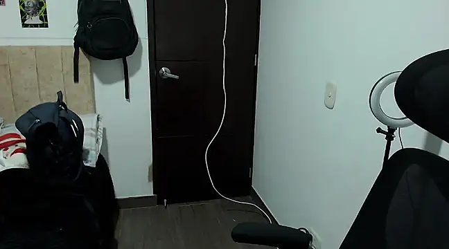 Snapshot of JOHANLEON1 chatting on 01-19-25, 03:39 JOHANLEON1 online show from 01-19-25, 03:39