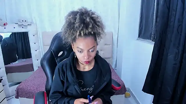 Snapshot of stacie__rouse chatting on 03-07-25, 03:19 stacie rouse online show from 03-07-25, 03:19