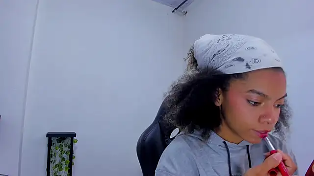 Snapshot of stacie__rouse chatting on 03-19-25, 03:09 stacie rouse online show from 03-19-25, 03:09