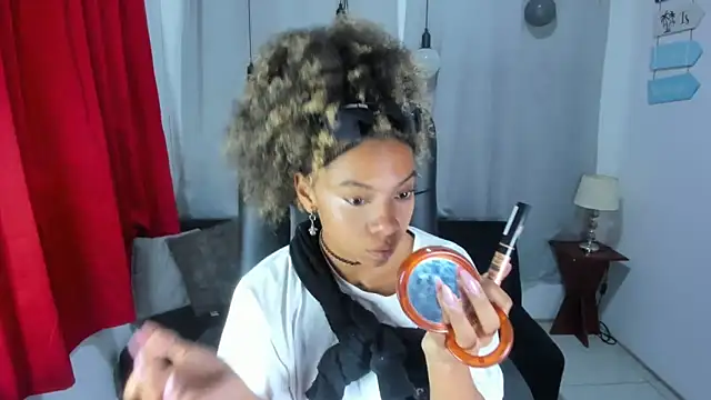 Snapshot of stacie__rouse chatting on 02-23-25, 03:02 stacie rouse online show from 02-23-25, 03:02