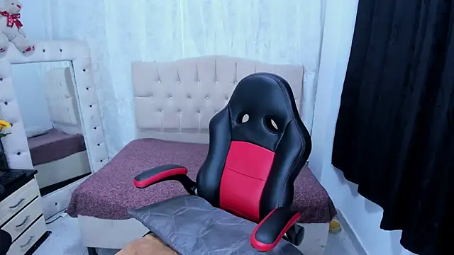 Snapshot of stacie__rouse chatting on 03-06-25, 06:52 stacie rouse online show from 03-06-25, 06:52