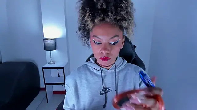 Snapshot of stacie__rouse chatting on 03-05-25, 03:40 stacie rouse online show from 03-05-25, 03:40