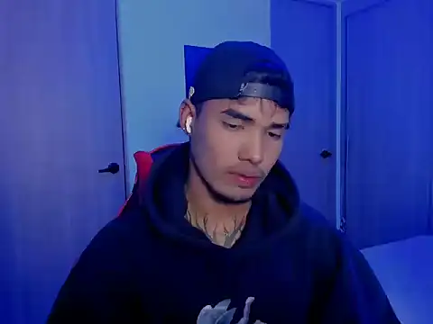 thomas latin boy online show from 09-14-25, 01:50