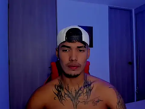 thomas latin boy online show from 09-14-25, 06:41