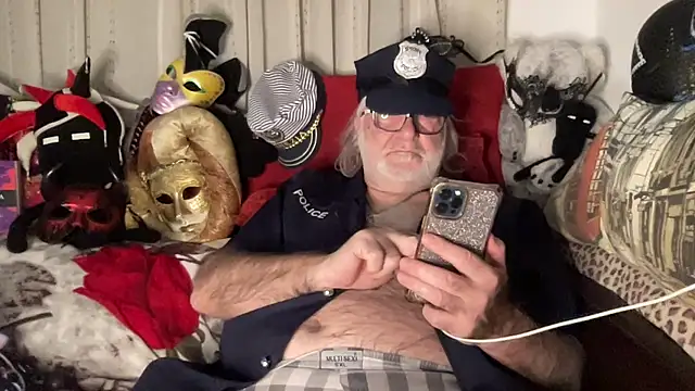 Snapshot of EroticVenetian chatting on 03-28-26, 11:17 EroticVenetian online show from 03-28-26, 11:17