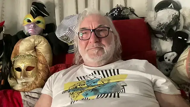 Snapshot of EroticVenetian chatting on 04-11-26, 10:02 EroticVenetian online show from 04-11-26, 10:02