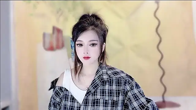 Snapshot of VIWVI chatting on 11-25-25, 04:35 VIWVI online show from 11-25-25, 04:35