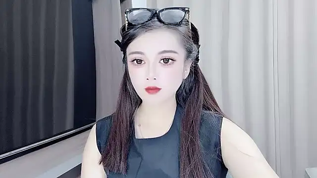 Snapshot of VIWVI chatting on 09-18-25, 03:42 VIWVI online show from 09-18-25, 03:42