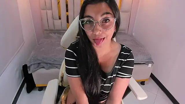 Karla hernandez  online show from 03-12-25, 02:12