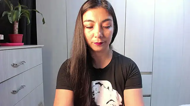 Snapshot of Karla_hernandez_ chatting on 05-21-26, 10:45 Karla hernandez online show from 05-21-26, 10:45