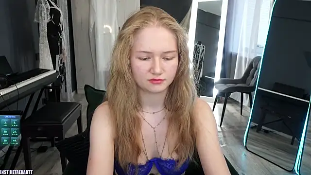 Alexandra Demore online show from 06-12-26, 07:11