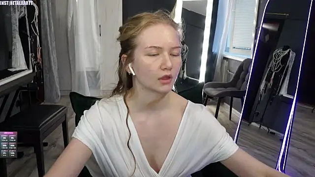 Alexandra Demore online show from 06-15-26, 07:46