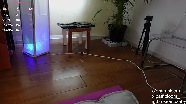 droolingdollfacee online show from 09-23-25, 08:27