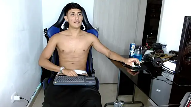 Snapshot of Juan_da01 chatting on 02-27-25, 12:36 Juan da01 online show from 02-27-25, 12:36