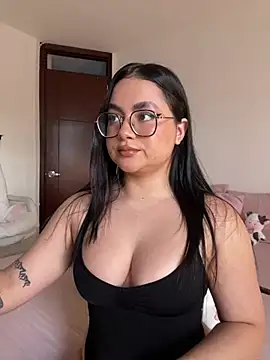 Snapshot of montmariana chatting on 07-11-26, 11:05 montmariana online show from 07-11-26, 11:05