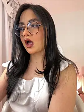 Snapshot of montmariana chatting on 10-06-25, 01:51 montmariana online show from 10-06-25, 01:51