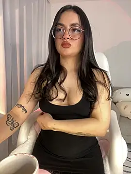 Snapshot of montmariana chatting on 03-11-25, 11:58 montmariana online show from 03-11-25, 11:58