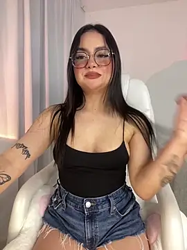 Snapshot of montmariana chatting on 03-03-25, 12:34 montmariana online show from 03-03-25, 12:34