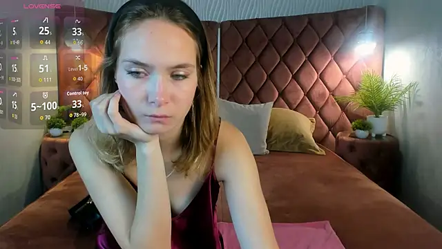 Snapshot of LinaVolberg chatting on 09-26-25, 06:31 LinaVolberg online show from 09-26-25, 06:31