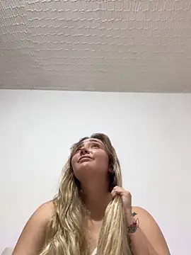 Snapshot of katy_pp chatting on 11-02-25, 04:17 katy pp online show from 11-02-25, 04:17