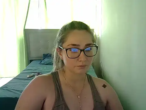Snapshot of katy_pp chatting on 10-22-25, 04:17 katy pp online show from 10-22-25, 04:17