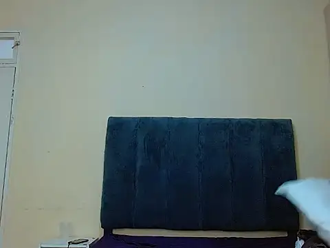 curvycloe1 online show from 10-10-25, 06:36