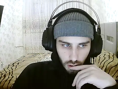 Snapshot of sweetbuddy3307 chatting on 12-22-25, 07:47 sweetbuddy3307 online show from 12-22-25, 07:47