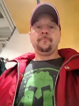 Sports-beast online show from 12-20-25, 04:54