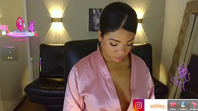 ashley Tompson1 online show from 03-21-25, 06:51