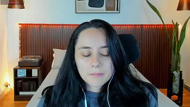 KatherineBond online show from 10-07-25, 06:42