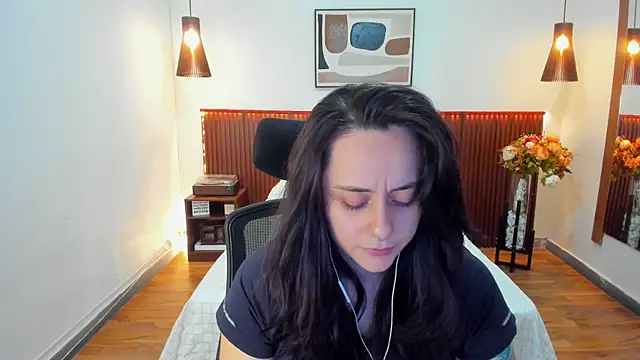 KatherineBond online show from 07-08-26, 04:07