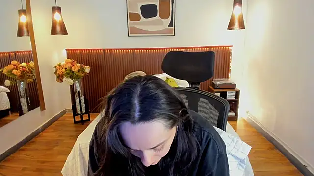 KatherineBond online show from 06-26-26, 07:20
