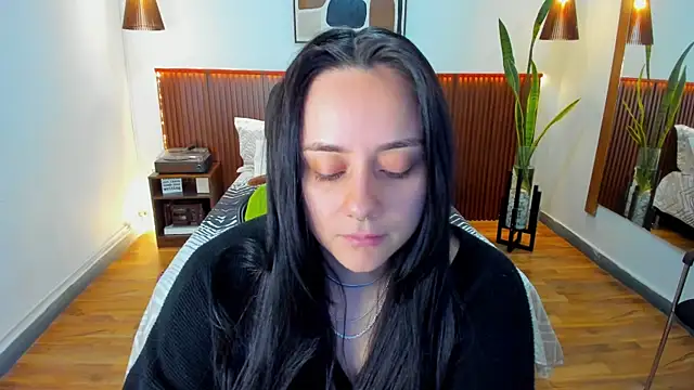 KatherineBond online show from 11-17-25, 05:28