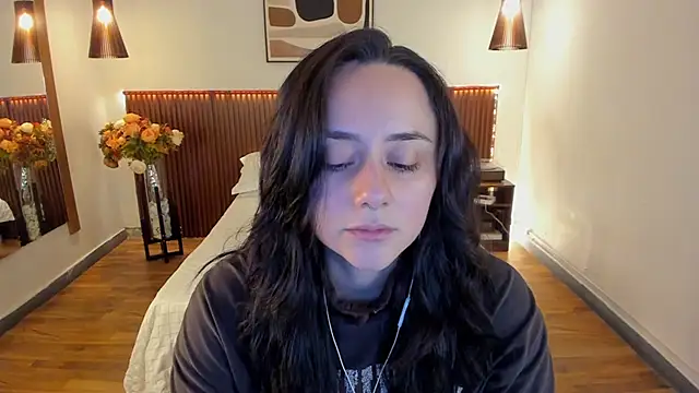 KatherineBond online show from 06-18-26, 06:57