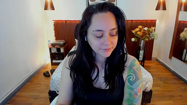 KatherineBond online show from 05-19-26, 06:48