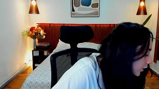 KatherineBond online show from 03-10-26, 06:56