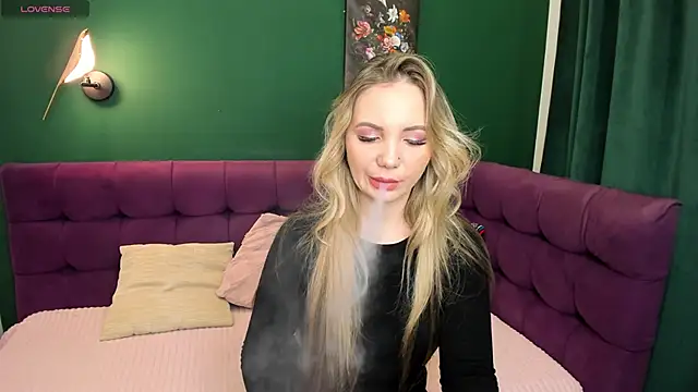 EvaMoran online show from 11-07-25, 01:54